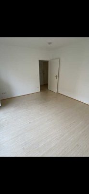 Helle 2-Zimmer Wohnung mit Balkon im 3. OG in Mannheim-Lindenhof