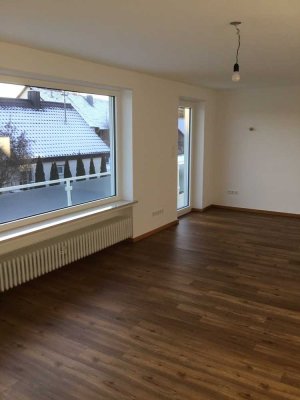 Erstbezug nach Sanierung: 3-Zimmer-Wohnung mit Balkon in Graben
