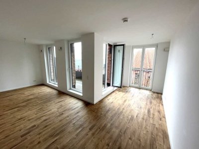 Blick über die City! Exklusive zwei Zimmer Wohnung frei!