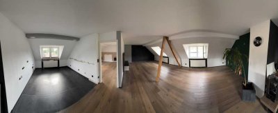 � Helle 3‑Zimmer‑Dachgeschoss‑Wohnung (ca. 100 m²) – WG‑geeignet
