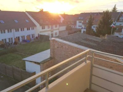 "MA-Wallstadt" gemütliche 2 Zimmer-Dachgeschoss-Wohnung mit Balkon  zu vermieten www.imm-kraemer.de