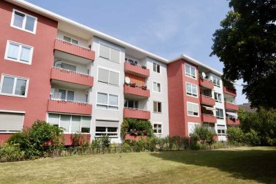 Sanierungsbedürftige 3-Zimmer Eigentumswohnung mit Loggia in zentraler Wohnlage von Neuss