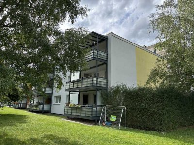 Interessante 3-4 Zimmer Eigentumswohnung im 2. Obergeschoss mit großem Balkon  und Blick ins Grüne