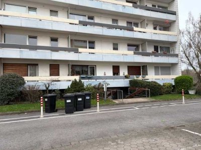 Ideal für einen Handwerker/Aufzug vorhanden!
4 Zimmer-Wohnung -zwei Balkone- in 47226 Duisburg