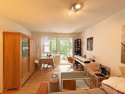 Möblierte 1,5-Zi-Whg mit separater Küche, Balkon in den Innenhof und Duplexgarage