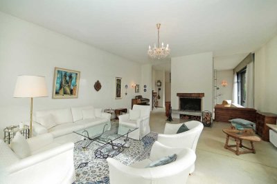 Repräsentativer Villen - Bungalow zum Sanieren in ruhiger Waldrandlage von Krailling