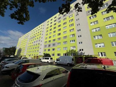 Attraktive 3-Zimmer-Wohnung mit Wintergarten – zentral & modernisiert
