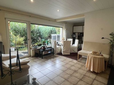 KARSTEN IMMOBILIEN ermöglicht Ihnen: ZFH im Grünen mit atemberaubendem Blick in Rinteln / Hohenrode