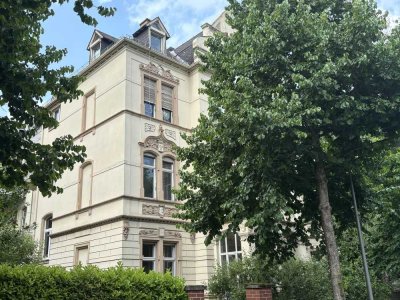 Repräsentative 5 Zi-Altbau - Etage in herrschaftlicher Villa im Wiesbadener Dichterviertel!