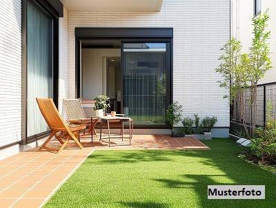 Einfamilien-Doppelhaushälfte mit Terrasse