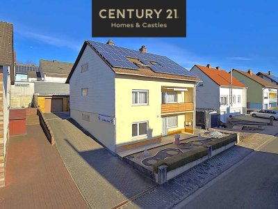 Attraktives 1 - 2 FH. mit möglicher ELW, Doppelgarage, Doppelcarport, Garten und Balkonen in Toplage