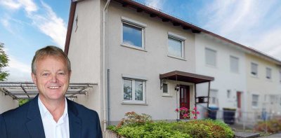 Gepflegtes Reihenendhaus mit großem Grundstück,  Garage und Carport