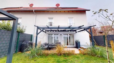 Neuwertige Doppelhaushälfte voll unterkellert mit Garage und Stellplatz