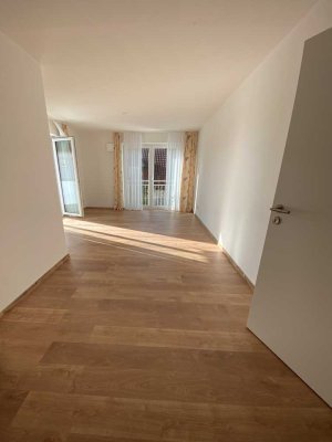 Moderne 3-Zimmer-Wohnung mit Balkon im 1. OG in Weiden-Hammerweg