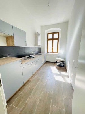 2 Jahre fest, zentrale, modern gestaltete Einraumwohnung mit Einbauküche & Tageslichtbad!