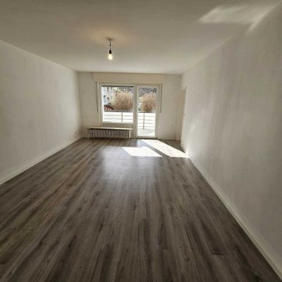 Sehr schöne 2 Zimmer Wohnung mit Balkon in Duisburg zu vermieten
