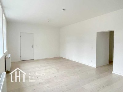 Schöne 3 -Zimmer- Wohnung mit offener Einbauküche und Terrasse in Ebstorf!