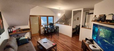 Gepflegte 2-Raum-DG-Wohnung mit Balkon und Einbauküche in Reilingen
