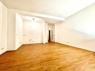 Renovierte Erdgeschosswohnung mit Terrasse und offen-moderner Küche