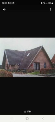 1550 € - 140 m² - 4.0 Zi.
Sehr gepflegtes, frei stehendes Einfamilienhaus mit flair in Großsolt .