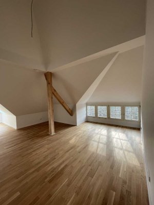 Wohnen im Denkmal - historische Dachgeschosswohnung mit Alleinstellungsmerkmal
