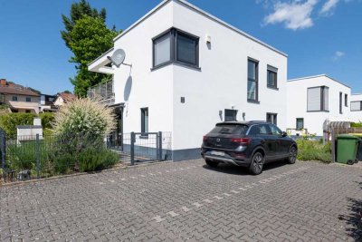 ++von privat++   Modernes Einfamilienhaus mit Wintergarten
