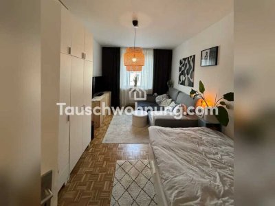 Tauschwohnung: Wohnung mit Balkon und EBK Altbau Friedrichstadt