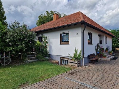 Gepflegtes Einfamilienhaus mit Ausbaupotential in Feldrandlage von Duttweiler
