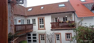 Ansprechende und gepflegte 3-Raum-Wohnung mit gehobener Innenausstattung mit Balkon in Sankt Martin