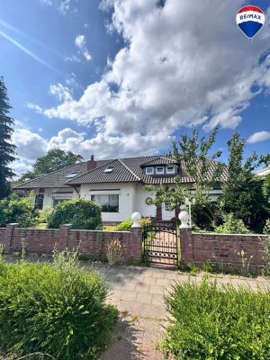 Charmanter Bungalow als 1–2 Familienhaus + UG. Toplage am Bachlauf & im Zentrum von Bad Oeynhausen!