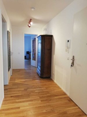 Stilvolle, neuwertige 2-Zimmer-Wohnung mit Balkon und EBK in Würzburg