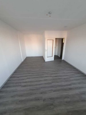 Wunderschöne 1 ZW inkl. EBK und Balkon in Erlangen - Kriegenbrunn