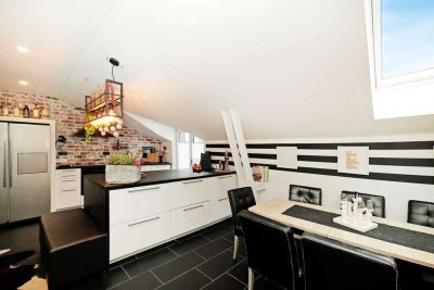 Außergewöhnliche Dachgeschoss-Maisonette-Wohnung mit Dachterrasse ca. 33 m² und Einliegerwohnung