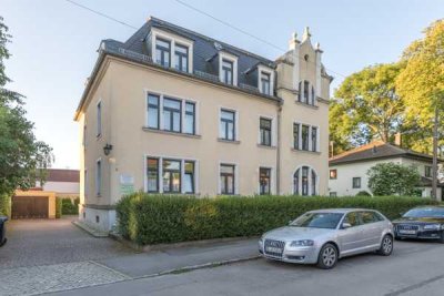 Große 4-Raumwohnung mit Badewanne und Dusche sucht neue Mieter*innen! Übernahme Küche möglich!