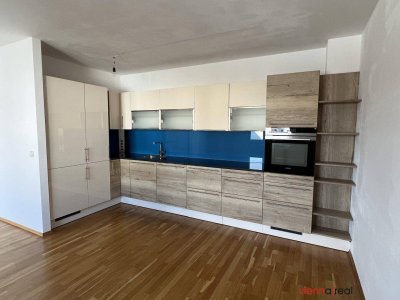 UNBEFRISTET - Helle 3-Zimmer Neubau Maisonette-Wohnung mit 2 Terassen, Wohnküche, Gartennutzung, Kellerabteil und Garagenplatz optional