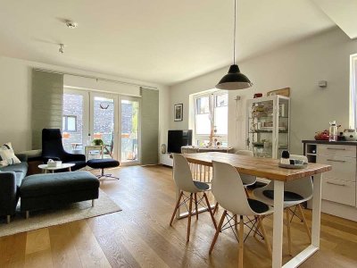 Moderne 2,5-Zimmer Neubau Wohnung mit Balkon