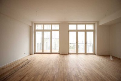 Wohnen, wo Leipzig pulsiert – Helle LoftWohnung mit Balkon & DesignBad