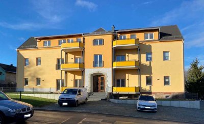 4-Zimmer-Wohnung mit Balkon, Terrasse, Garten, Fußbodenheizung, 2 Stellplätze, Einbauküche möglich!