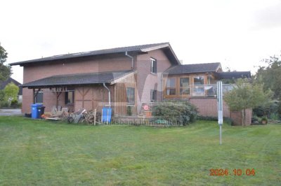 +++ Massiv gebautes Architektenhaus mit traumhaftem Ausblick – individuell geplant & modernisiert ++