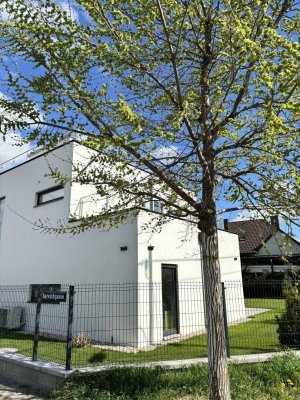 Traumhaftes möbliertes Einfamilienhaus in Langenzersdorf - 175m², Garten+3 Terrassen, Seestrand in der Nähe