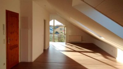 Lichtdurchflutete Dachwohnung mit EBK und Glasfaseranschluss  in Rheinbach