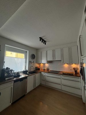 Zuhause mit 2,5 Zimmern und Balkon in Wiesbaden