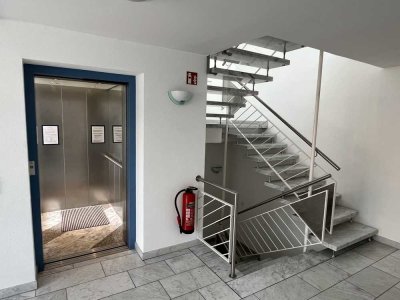 Zentrum Ebingen-2 Zi-60 qm-sehr gepflegte Wohnanlage-Aufzug, Hausmeister,Parkplatz-Dachterrasse