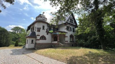 Forsthaus im Auwald - Traumhaftes Denkmal Ensemble sucht Liebhaber!