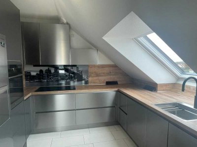Attraktive 4-Zimmer-Maisonette-Wohnung mit gehobener Innenausstattung in Frankfurt am Main