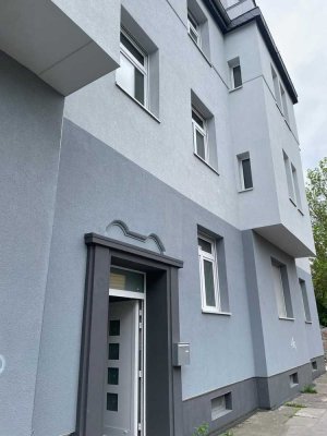 4- Zimmer-Wohnung - saniert mit Balkon, Fußbodenheizung und Gästebad