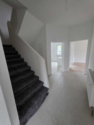 Erstbezug - stilvolle Wohnung mit Hauscharakter, Garten&Terrasse in Troisdorf-Altenrath! Von privat