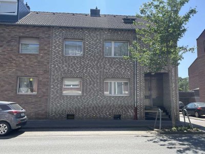 Sehr gepflegtes Zweifamilienhaus mit Garage und Gartenhaus