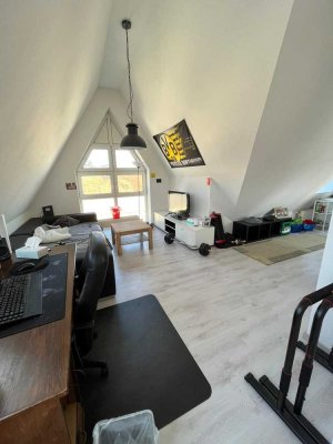 Schöne 2-Zimmer-Etagenwohnung mit Balkon – ideal für Singles oder Studenten