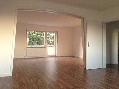 sanierte helle 3,5 Zimmer mit großem Süd Balkon und Gartennutzung